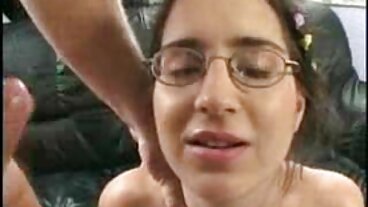 BRAZZERS సెక్స్ సెక్స్ తెలుగు MILF జెన్నా లక్కర్‌ని మసాజ్‌లో టీజ్ చేస్తుంది